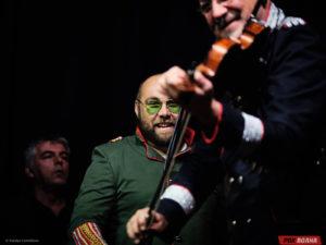 Эмир Кустурица & The No Smoking Orchestra задорно выступили в Москве