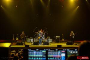 Безбашенный южный рок: Creedence Clearwater Revival поделились теплом с московскими поклонниками