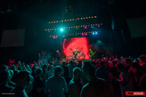 НАИВ с праздничным панк-рок-концертом "33. Суперзвезда" в Главклубе
